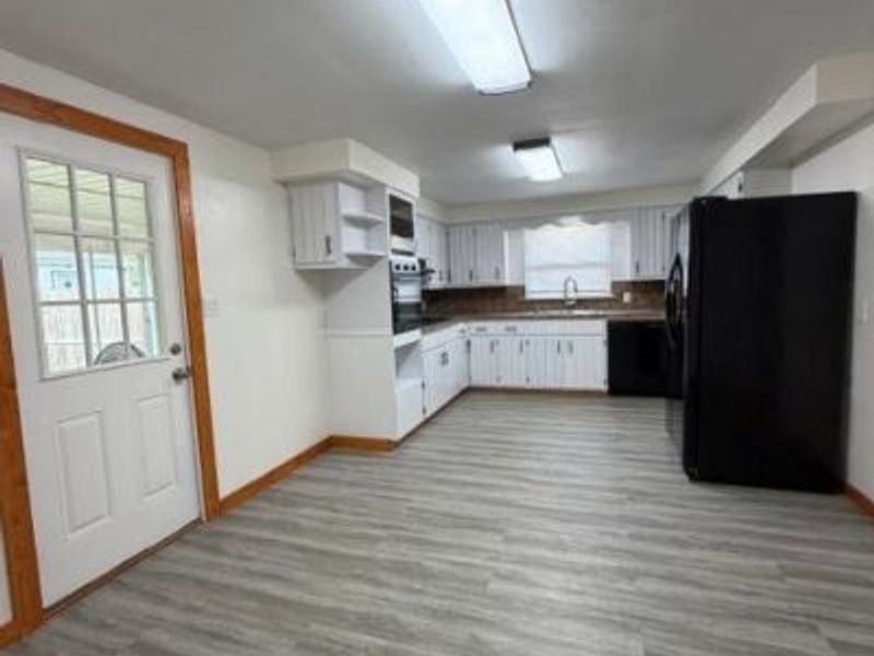 414 Parkview Drive, Girard, OH 44420 Photo 9