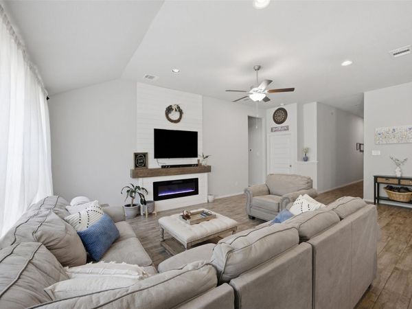 20812 Twisting TRL, Lago Vista, TX 78645
