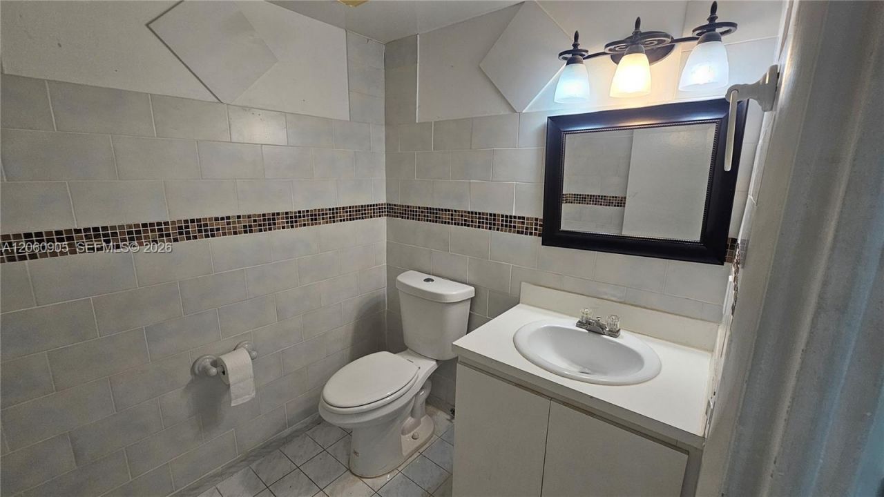 1651 NE 115th St , Unit 26C, Miami, FL 33181 Photo
