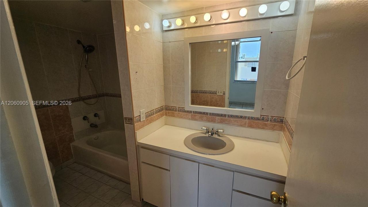 1651 NE 115th St , Unit 26C, Miami, FL 33181 Photo
