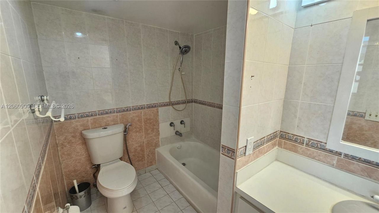 1651 NE 115th St , Unit 26C, Miami, FL 33181 Photo