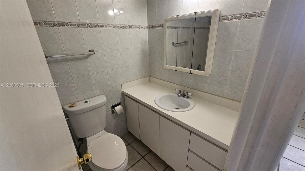 1651 NE 115th St , Unit 26C, Miami, FL 33181 Photo