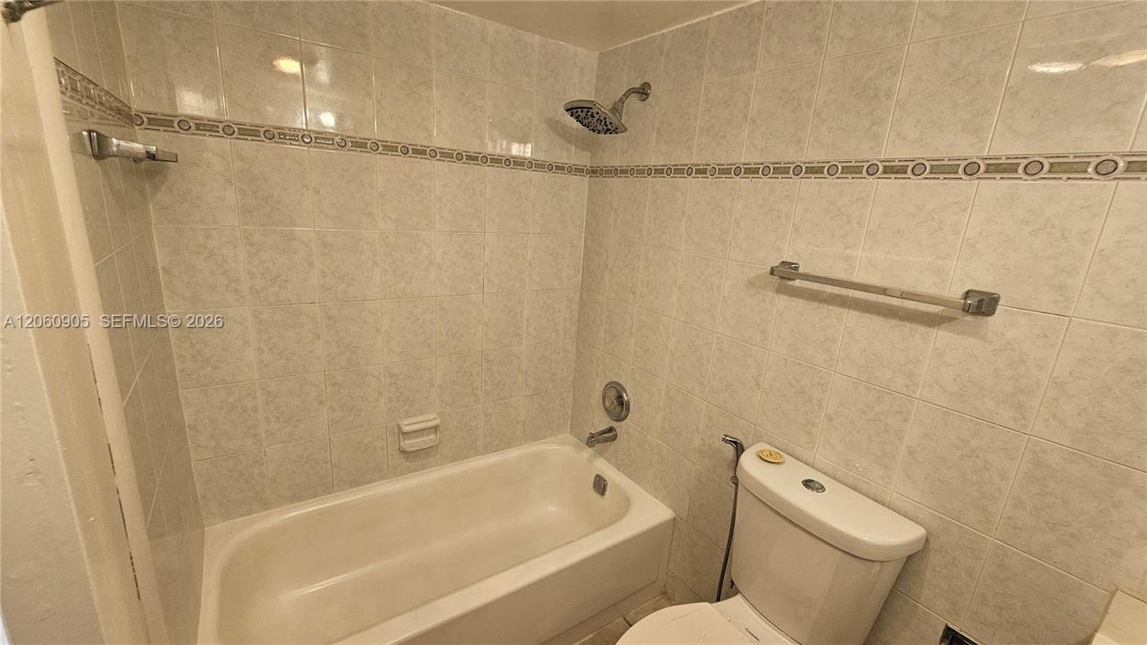 1651 NE 115th St , Unit 26C, Miami, FL 33181 Photo