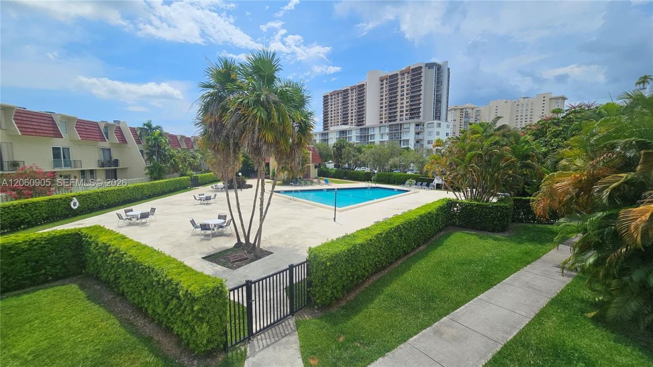 1651 NE 115th St , Unit 26C, Miami, FL 33181 Photo