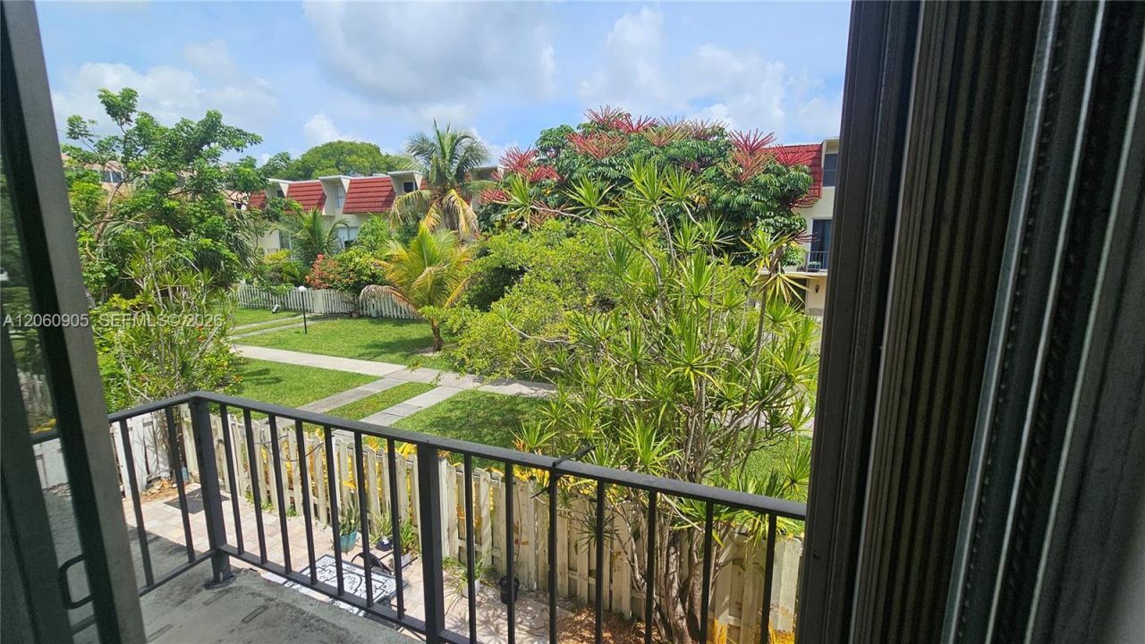 1651 NE 115th St , Unit 26C, Miami, FL 33181 Photo