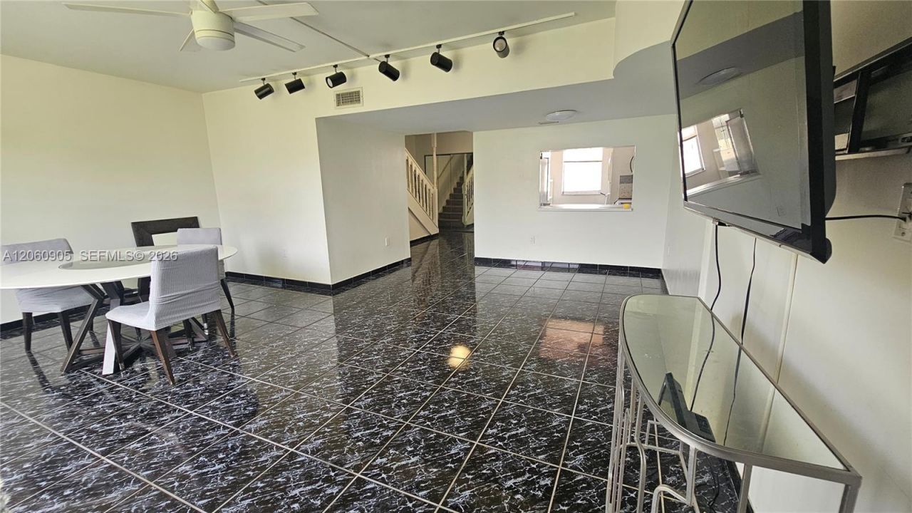 1651 NE 115th St , Unit 26C, Miami, FL 33181 Photo