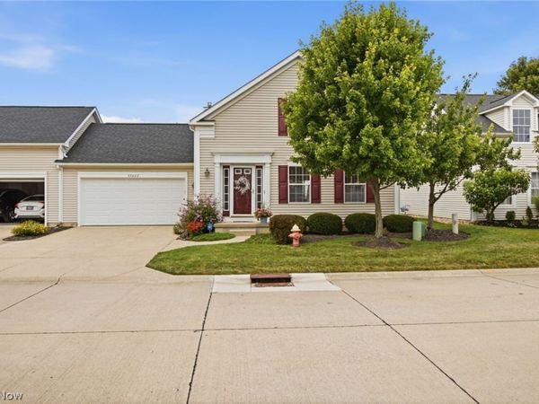 37022 Fairfield Lane , North Ridgeville, OH 44039