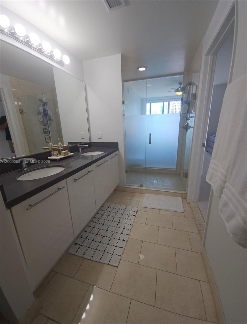 90 SW 3rd St , Unit 3104, Miami, FL 33130 Photo