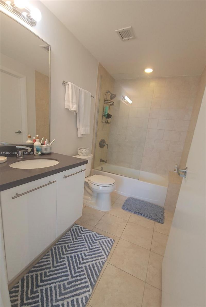 90 SW 3rd St , Unit 3104, Miami, FL 33130 Photo