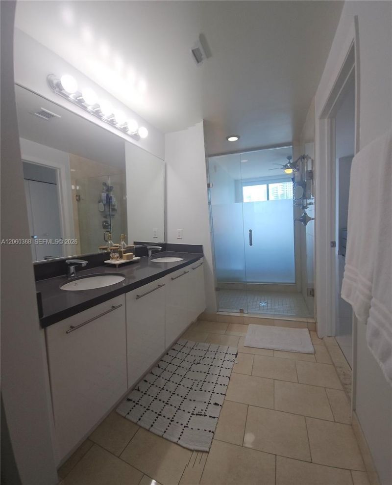 90 SW 3rd St , Unit 3104, Miami, FL 33130 Photo