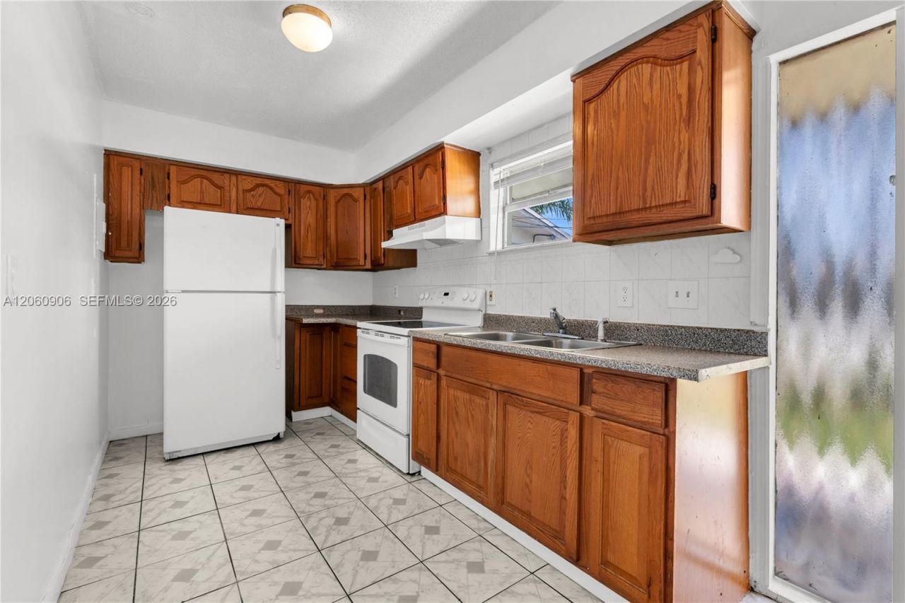 5742 Garfield St , Unit 2, Hollywood, FL 33021 Photo