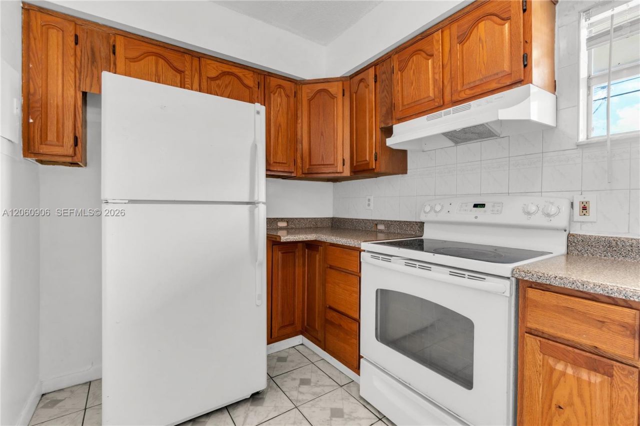 5742 Garfield St , Unit 2, Hollywood, FL 33021 Photo