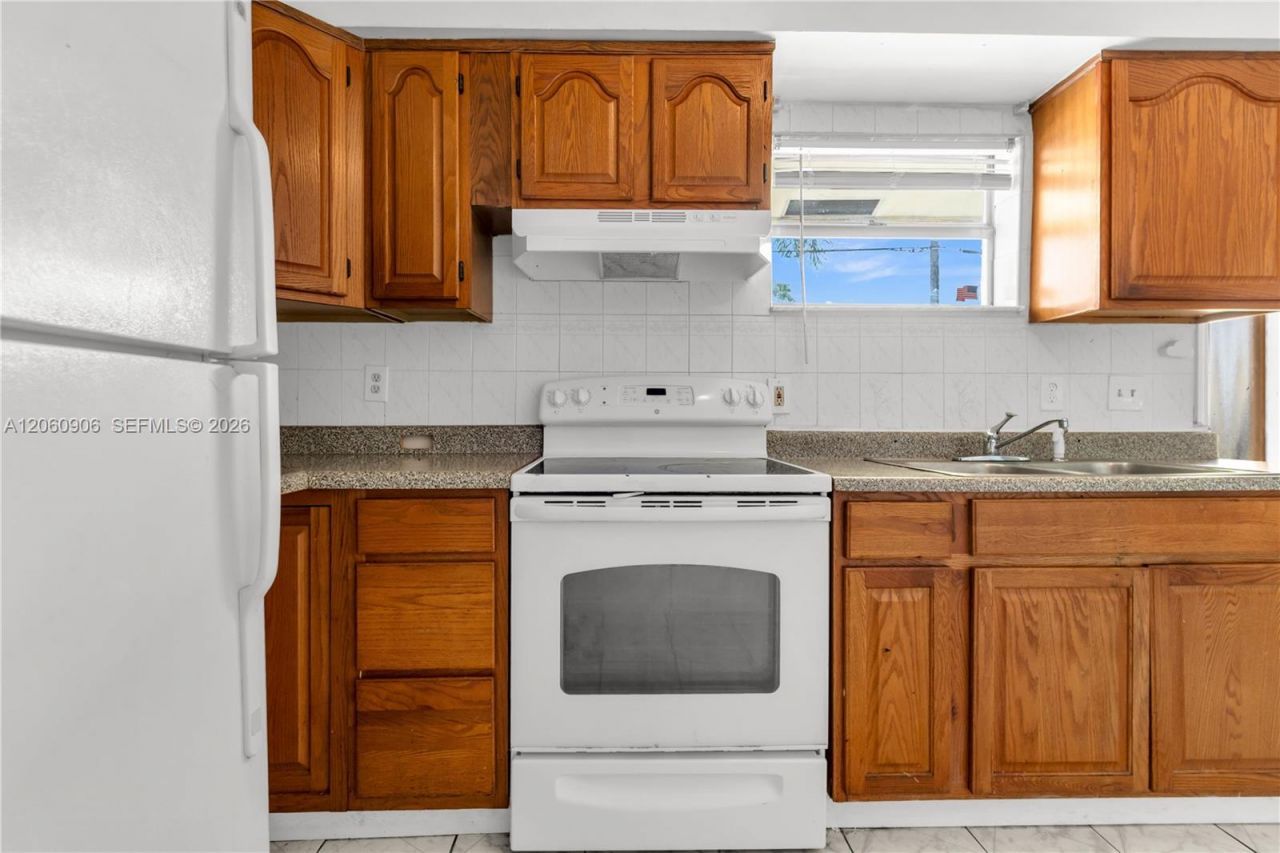 5742 Garfield St , Unit 2, Hollywood, FL 33021 Photo