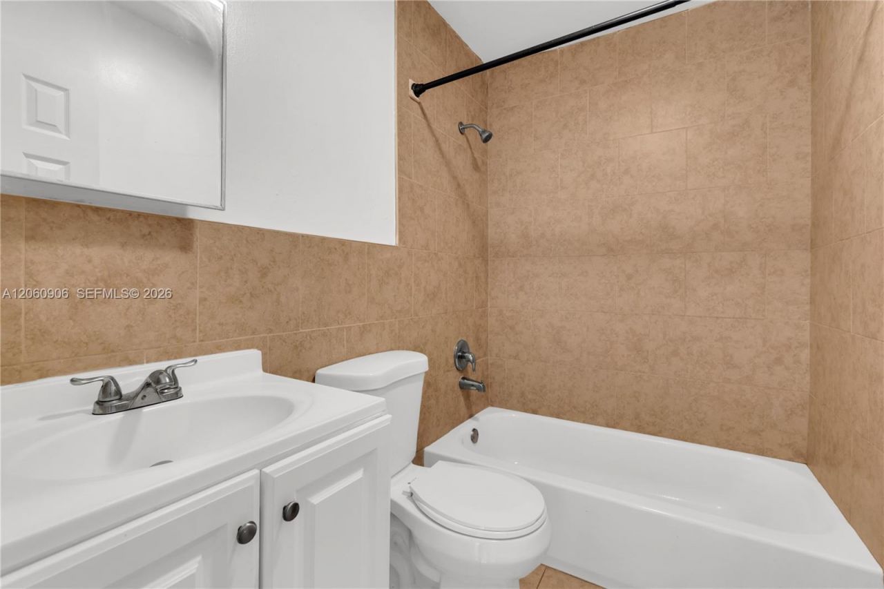 5742 Garfield St , Unit 2, Hollywood, FL 33021 Photo