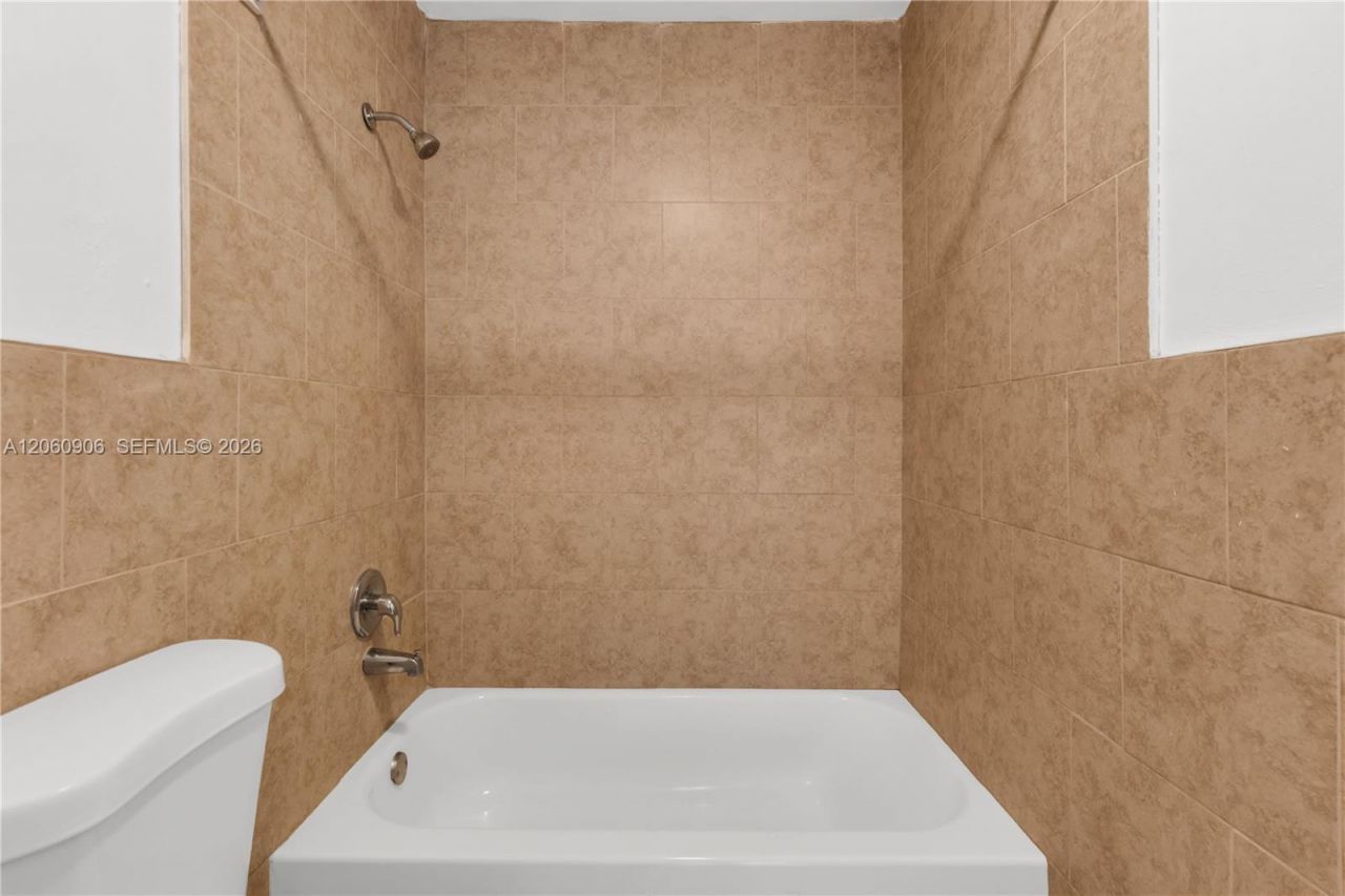 5742 Garfield St , Unit 2, Hollywood, FL 33021 Photo
