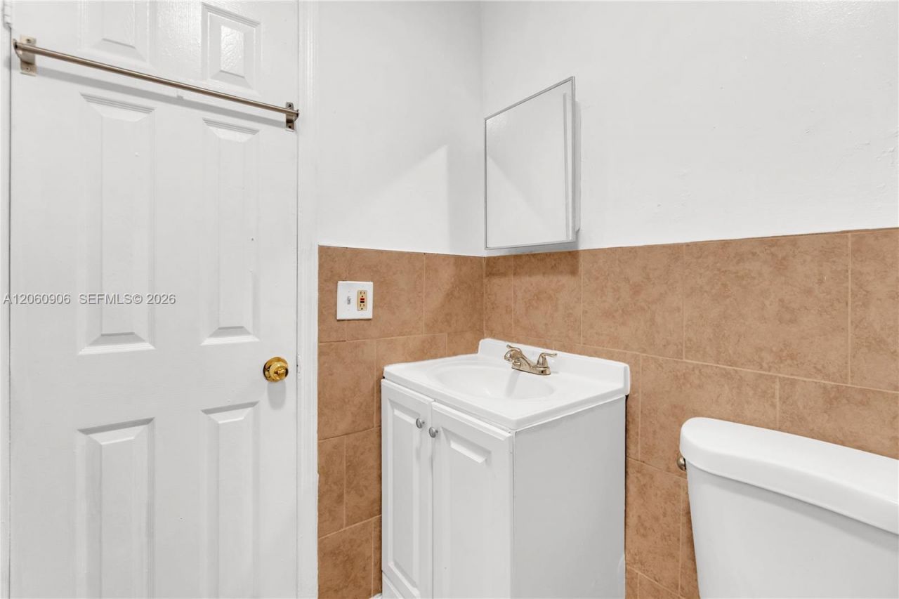 5742 Garfield St , Unit 2, Hollywood, FL 33021 Photo