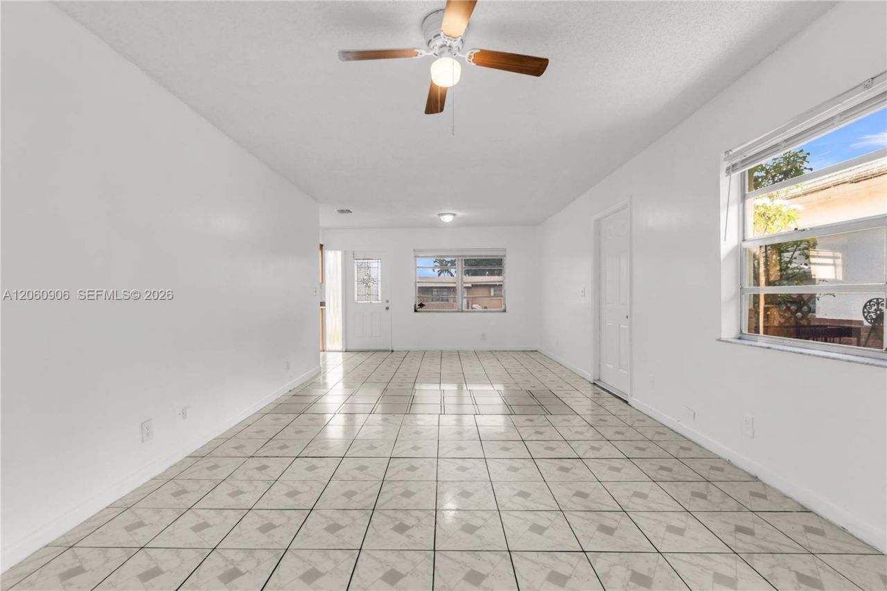 5742 Garfield St , Unit 2, Hollywood, FL 33021 Photo
