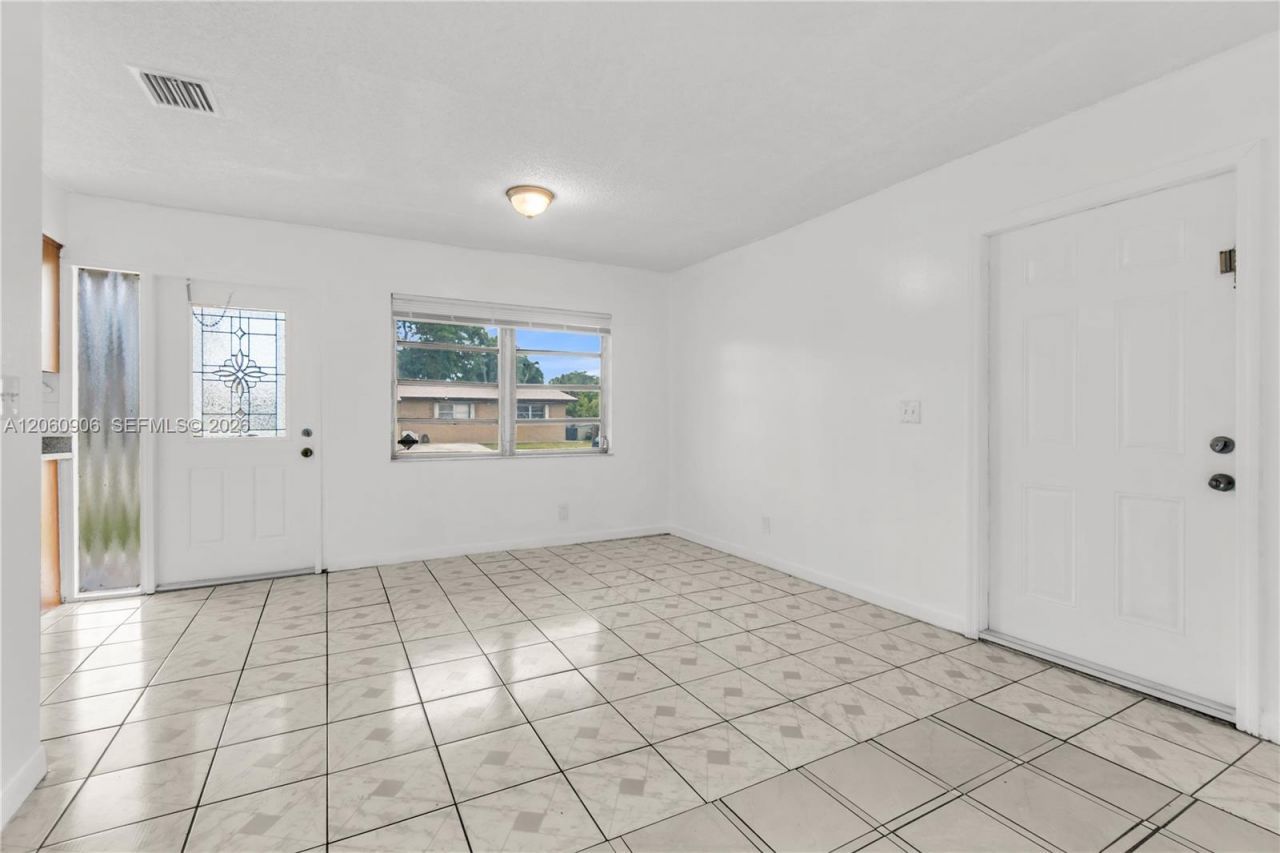 5742 Garfield St , Unit 2, Hollywood, FL 33021 Photo