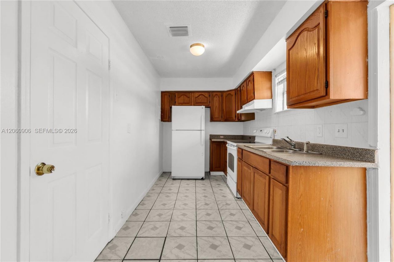 5742 Garfield St , Unit 2, Hollywood, FL 33021 Photo