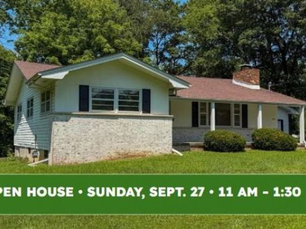 1227 W Henry Street, Staunton, IL 62088