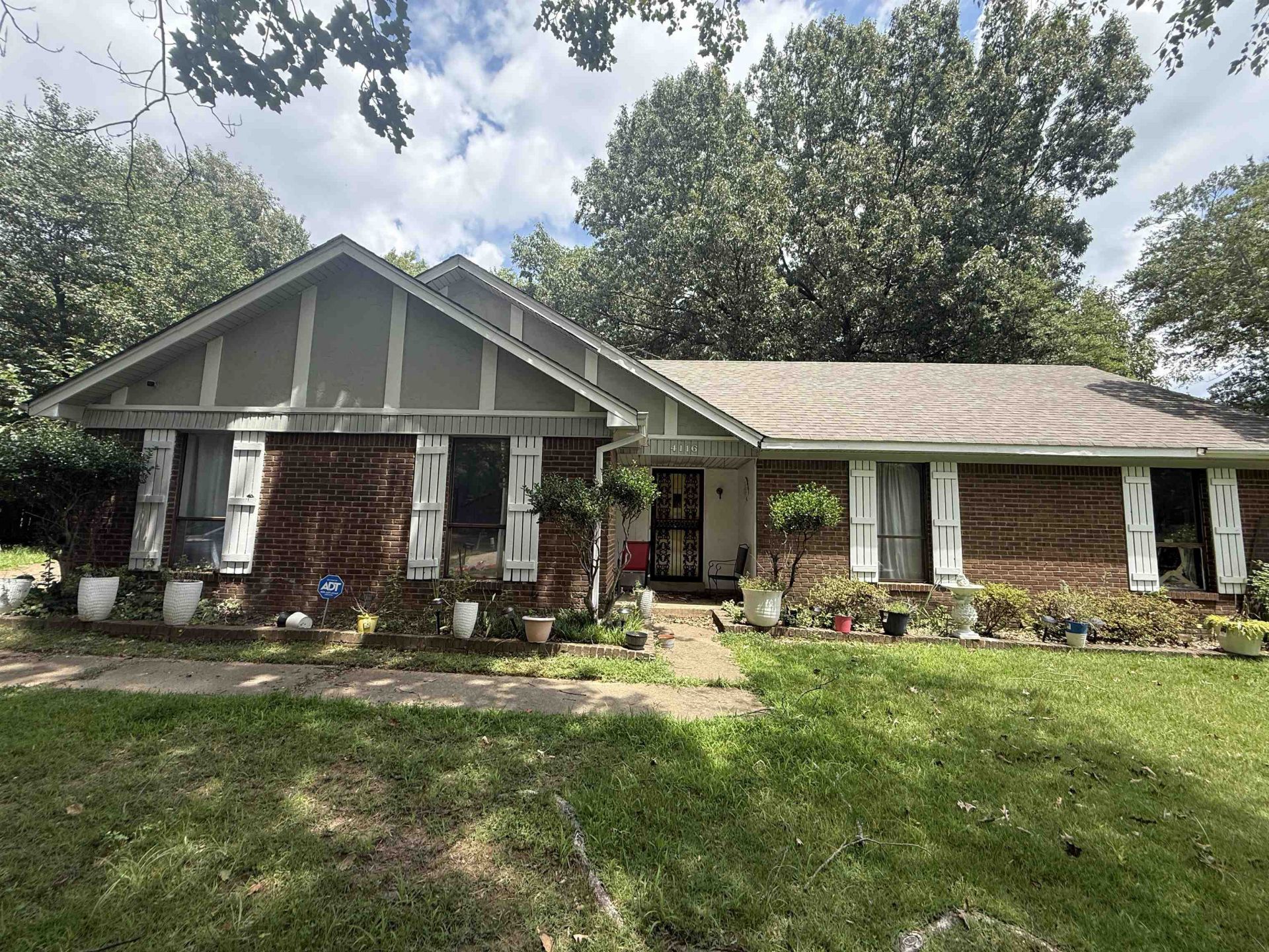 4116 Kingscrest Cv, Memphis, TN 38115 Main Photo