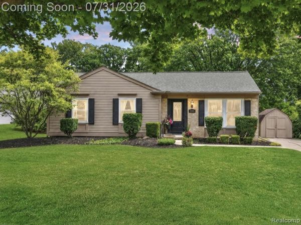 835 Bolinger Street, Rochester Hills, MI 48307