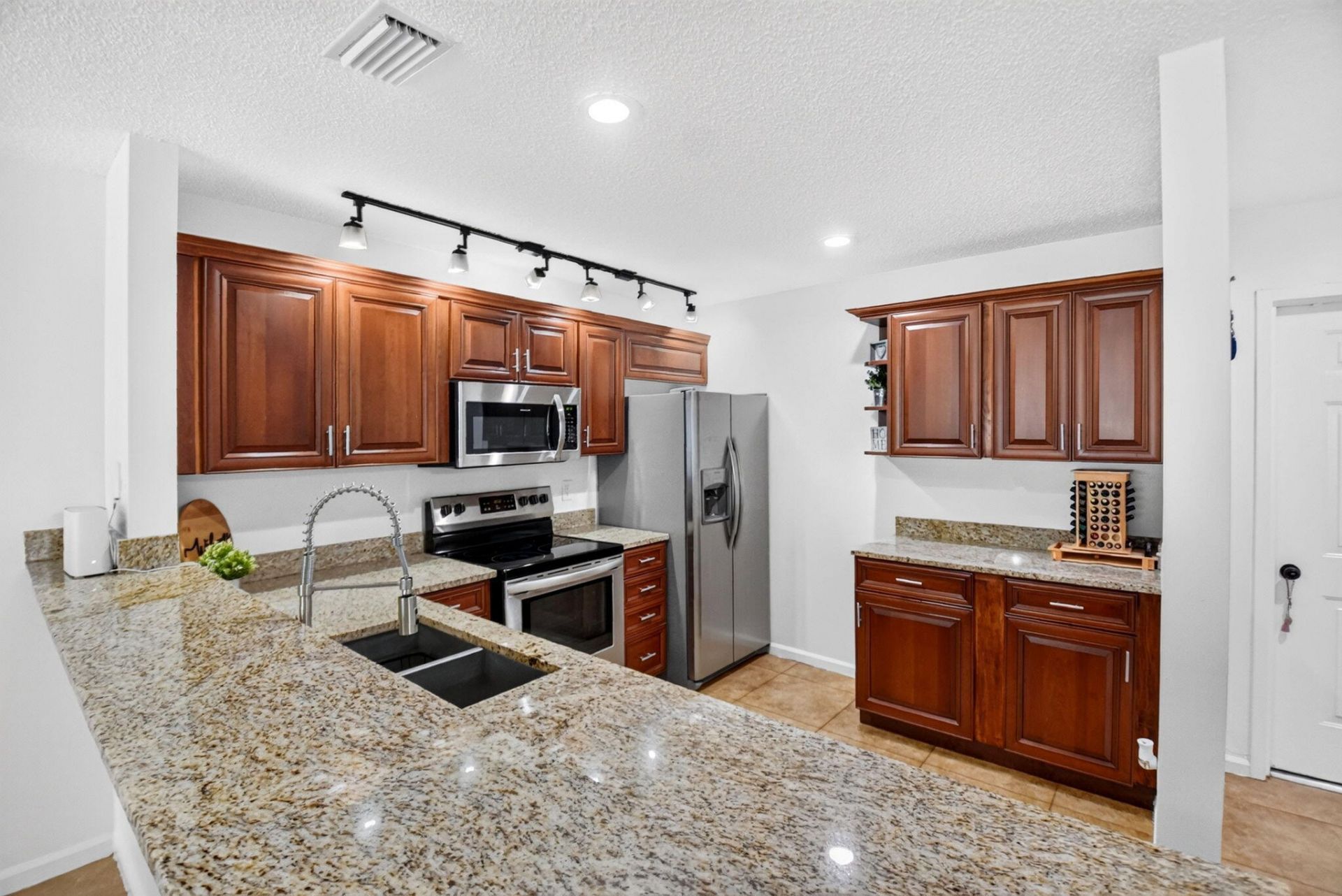 1633 Woodbridge Lakes Circle, Unit 1633, West Palm Beach, FL 33406 Photo