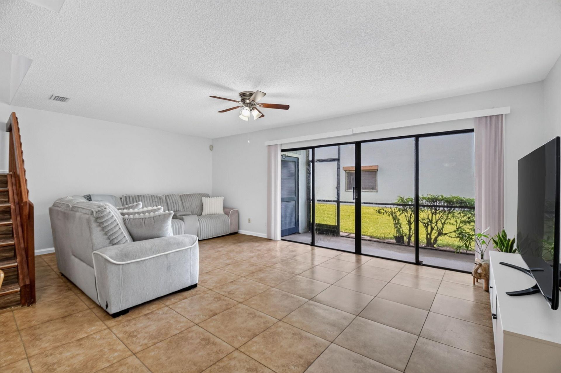 1633 Woodbridge Lakes Circle, Unit 1633, West Palm Beach, FL 33406 Photo