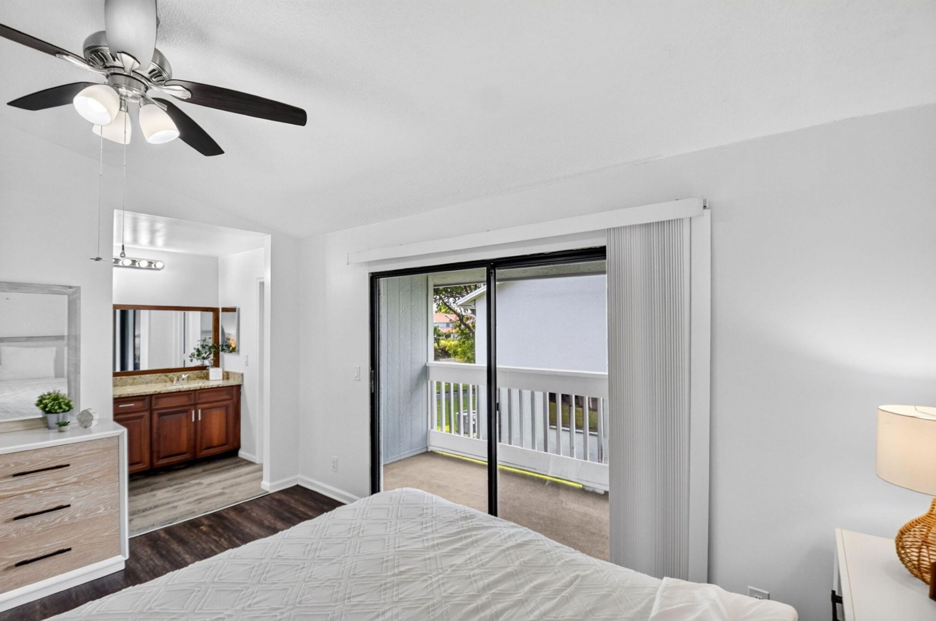 1633 Woodbridge Lakes Circle, Unit 1633, West Palm Beach, FL 33406 Photo