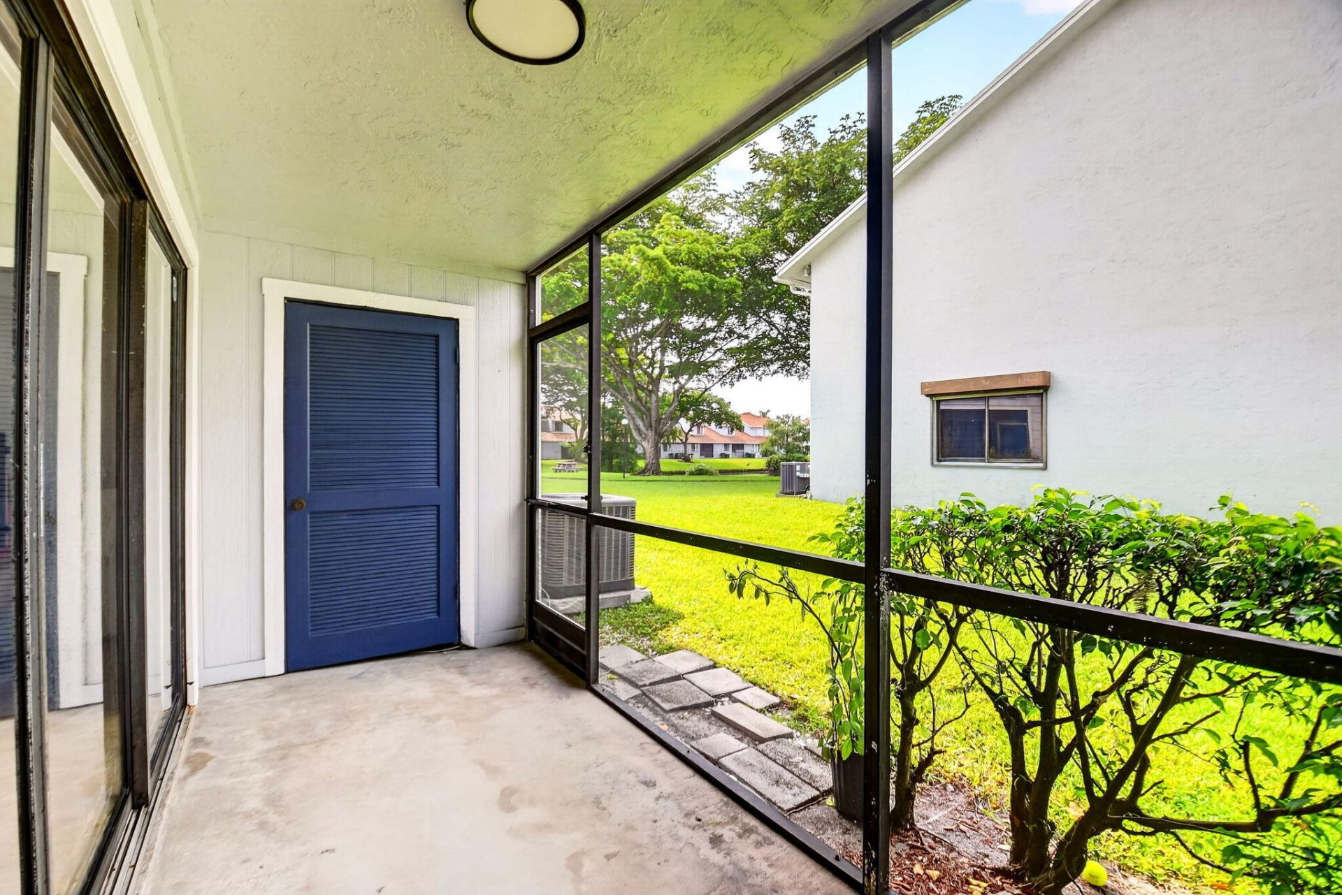 1633 Woodbridge Lakes Circle, Unit 1633, West Palm Beach, FL 33406 Photo
