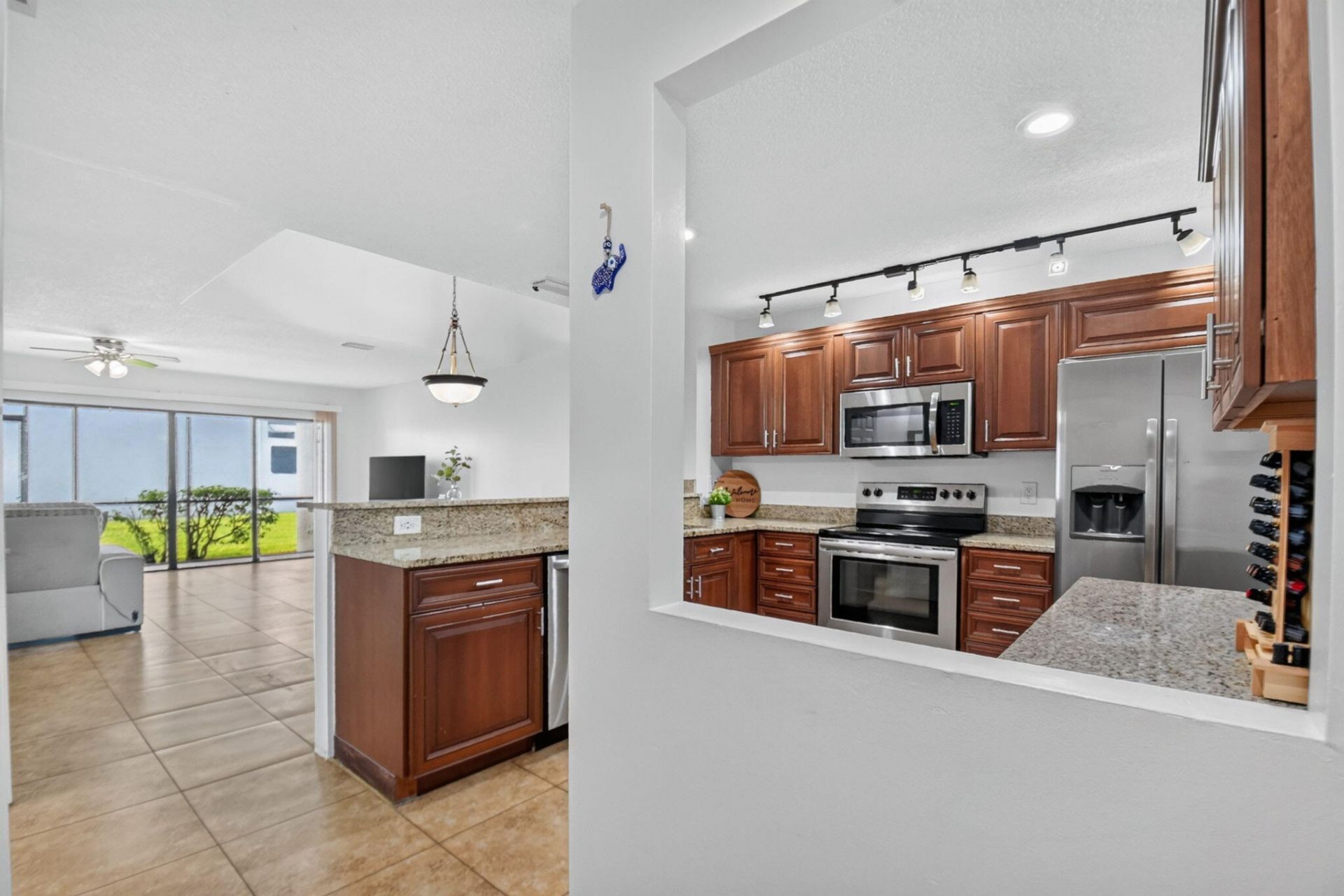 1633 Woodbridge Lakes Circle, Unit 1633, West Palm Beach, FL 33406 Photo