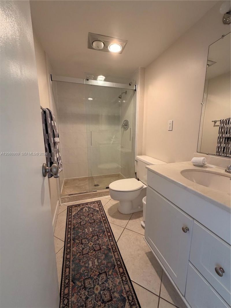 3375 N Country Club Dr, Unit 602, Aventura, FL 33180 Photo