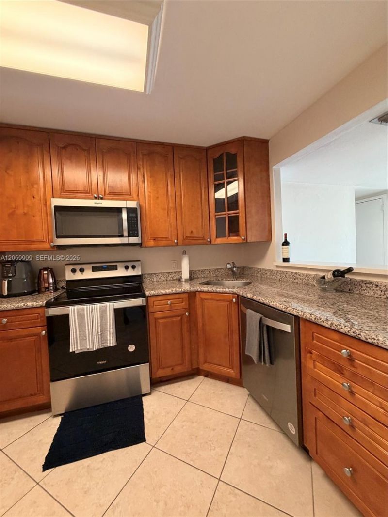 3375 N Country Club Dr, Unit 602, Aventura, FL 33180 Photo