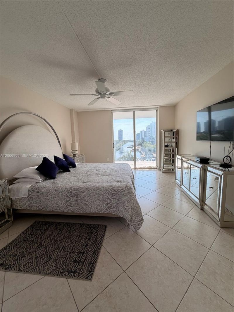 3375 N Country Club Dr, Unit 602, Aventura, FL 33180 Photo