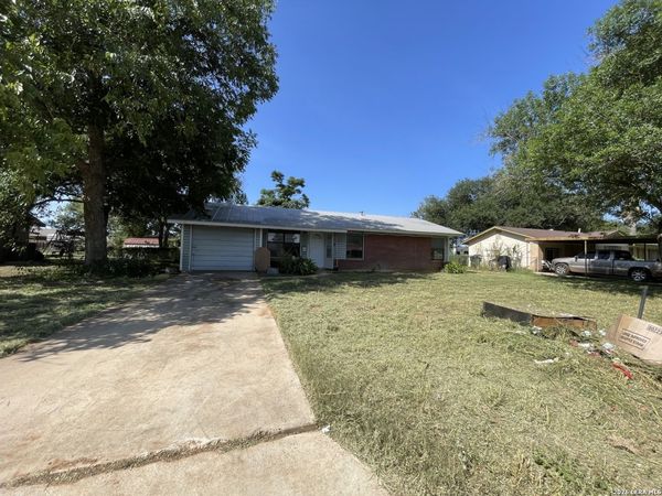 515 Margo, Pearsall, TX 78061