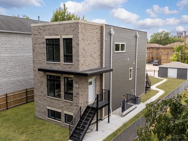 306 N Parkside Avenue , Chicago, IL 60644