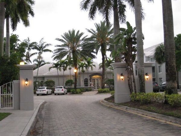 620 SW 111th Avenue, Unit 103, Pembroke Pines, FL 33025