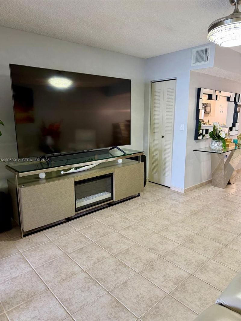 12556 NW 11th Ln , Unit 1711, Miami, FL 33182 Photo