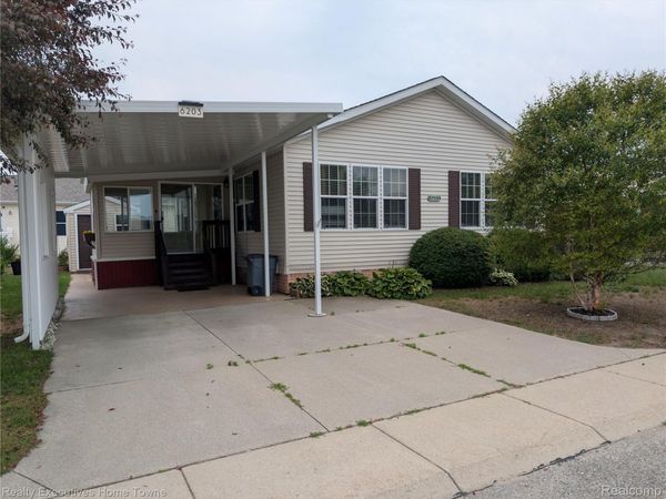 6203 Square Lake Drive Drive, Kimball Township, Mi 48074