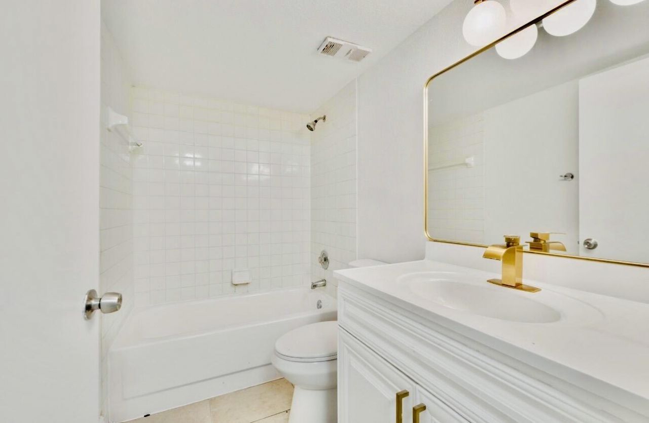 1581 Windorah Way, Unit B, West Palm Beach, FL 33411 Photo