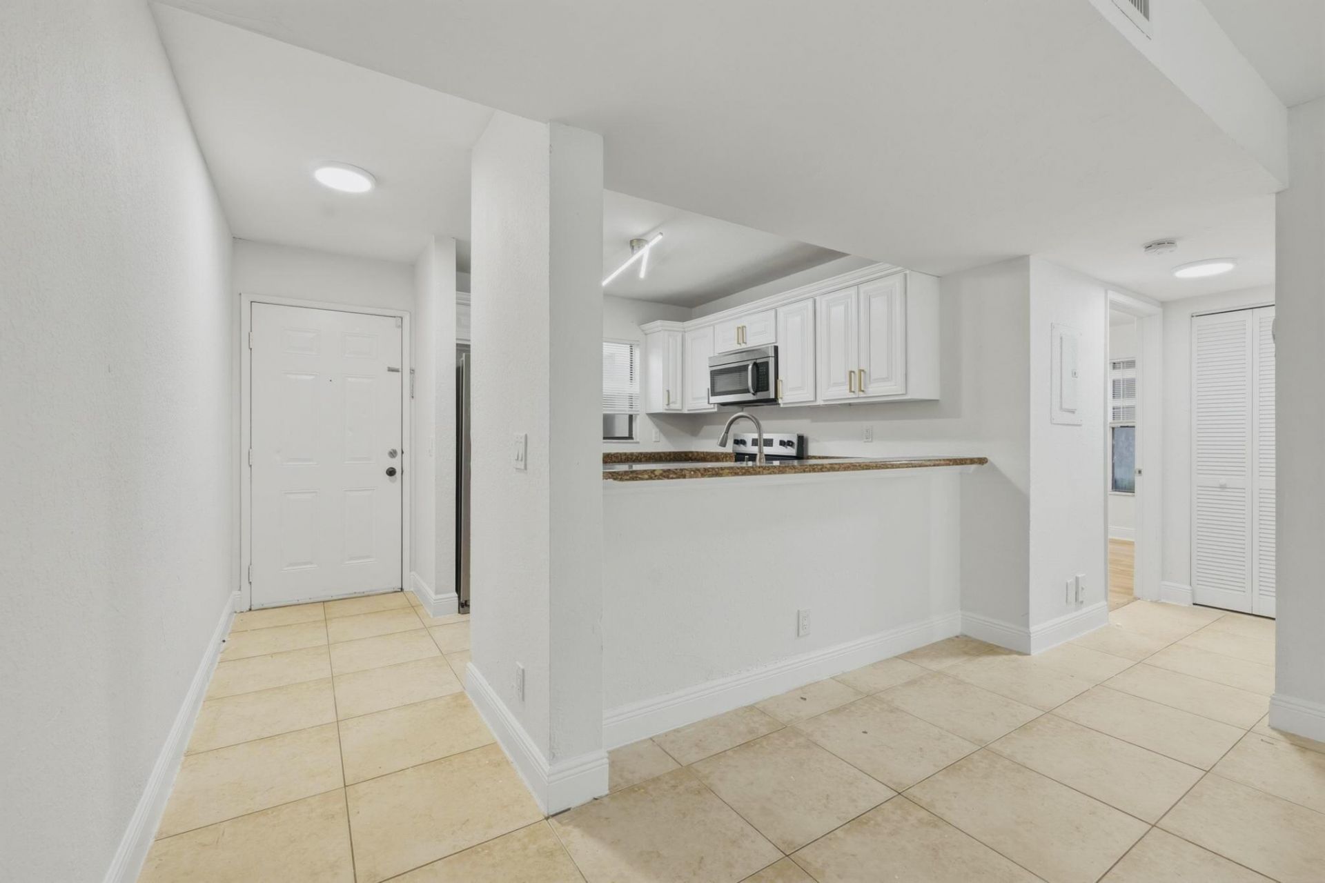 1581 Windorah Way, Unit B, West Palm Beach, FL 33411 Photo