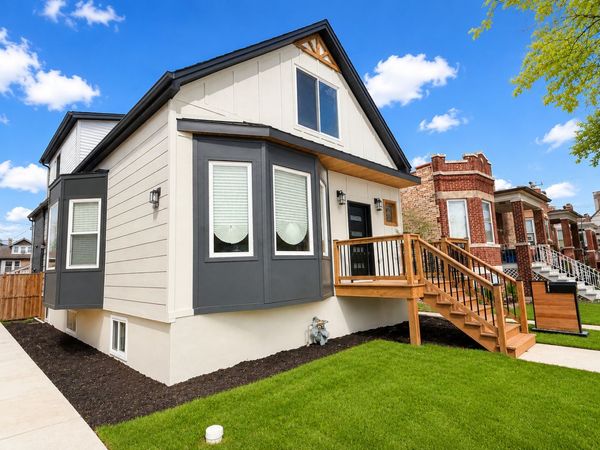 2222 Highland Avenue , Berwyn, IL 60402