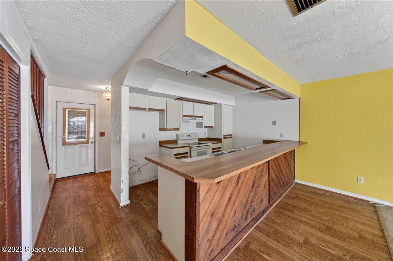 841 E 14th Avenue , New Smyrna Beach, FL 32169 Photo