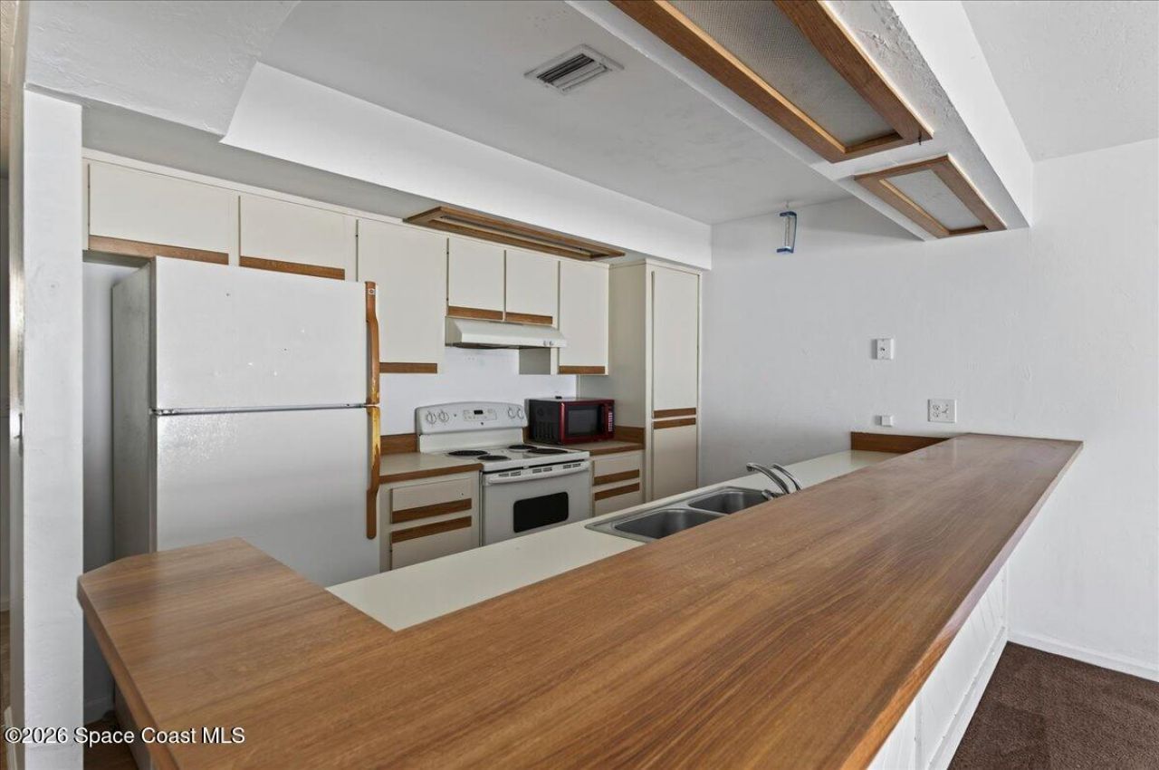 841 E 14th Avenue , New Smyrna Beach, FL 32169 Photo