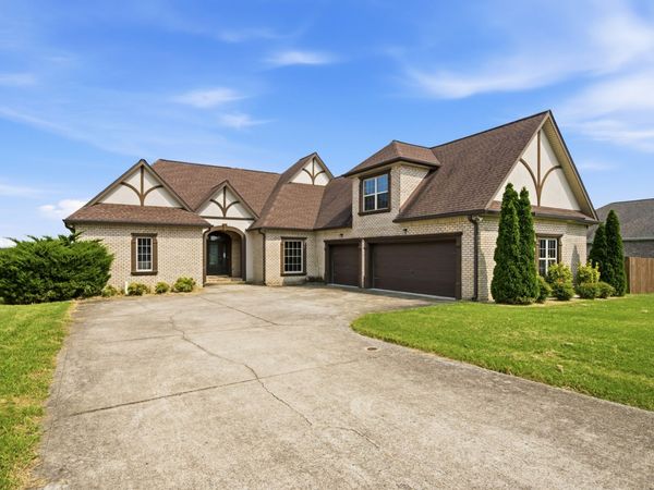 145 Covey Rise Cir, Clarksville, TN 37043