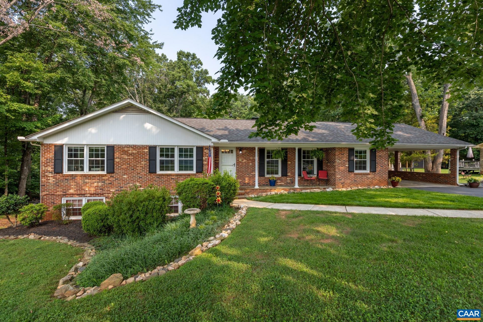 386 Fairlane Dr, Stanardsville, VA 22973 Main Photo