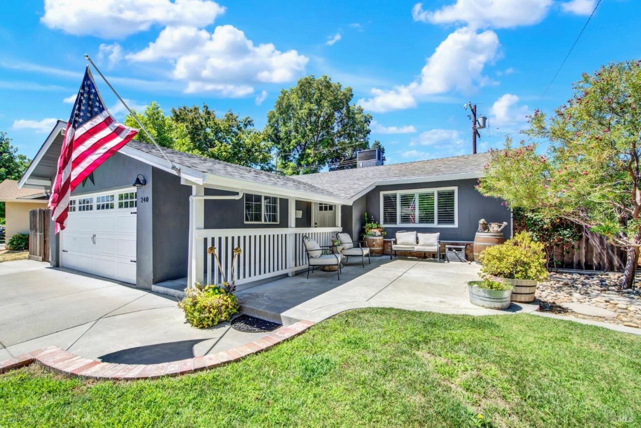 240 N West Street, Vacaville, CA 95688 Main Photo