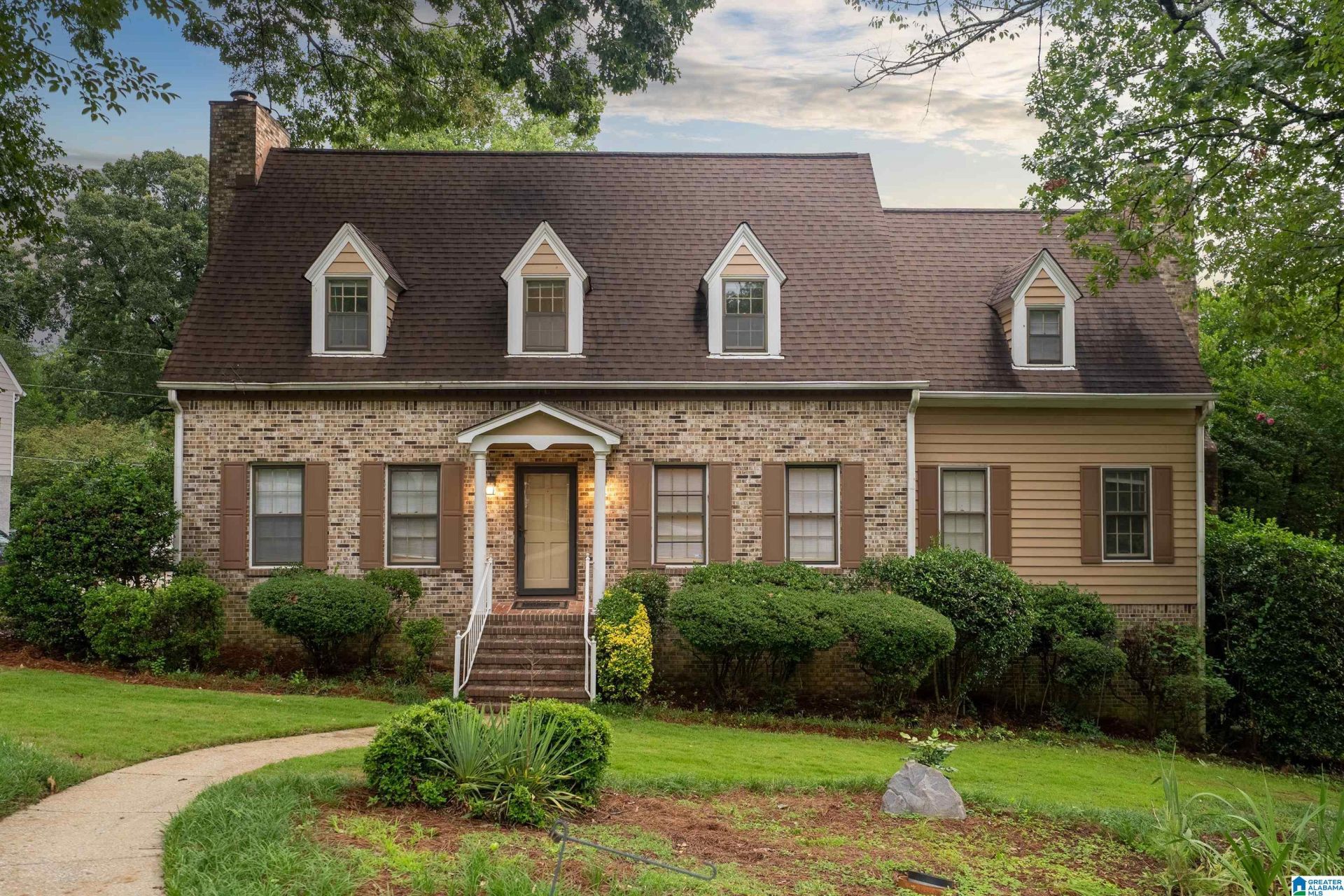 2562 Foothills Drive, Hoover, AL 35226 Main Photo