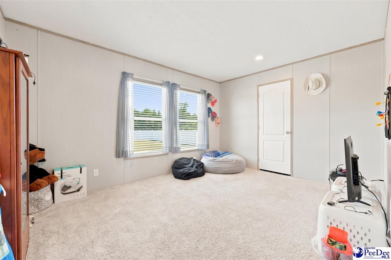 10072 Hardwick Rd Photo 29