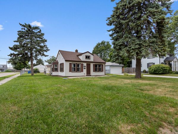 20875 Elroy Avenue, Warren, MI 48089